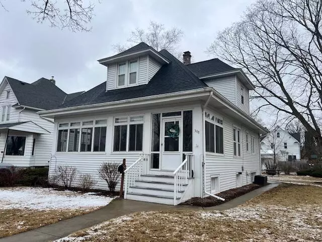 308 Jackson St, Fort Atkinson, WI 53538