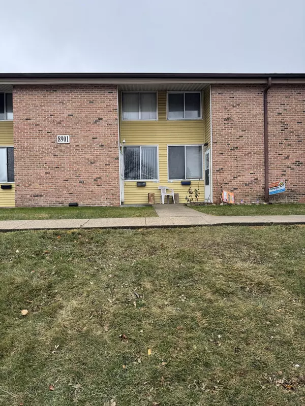 8901 N Swan Rd Unit F, Milwaukee, WI 53224