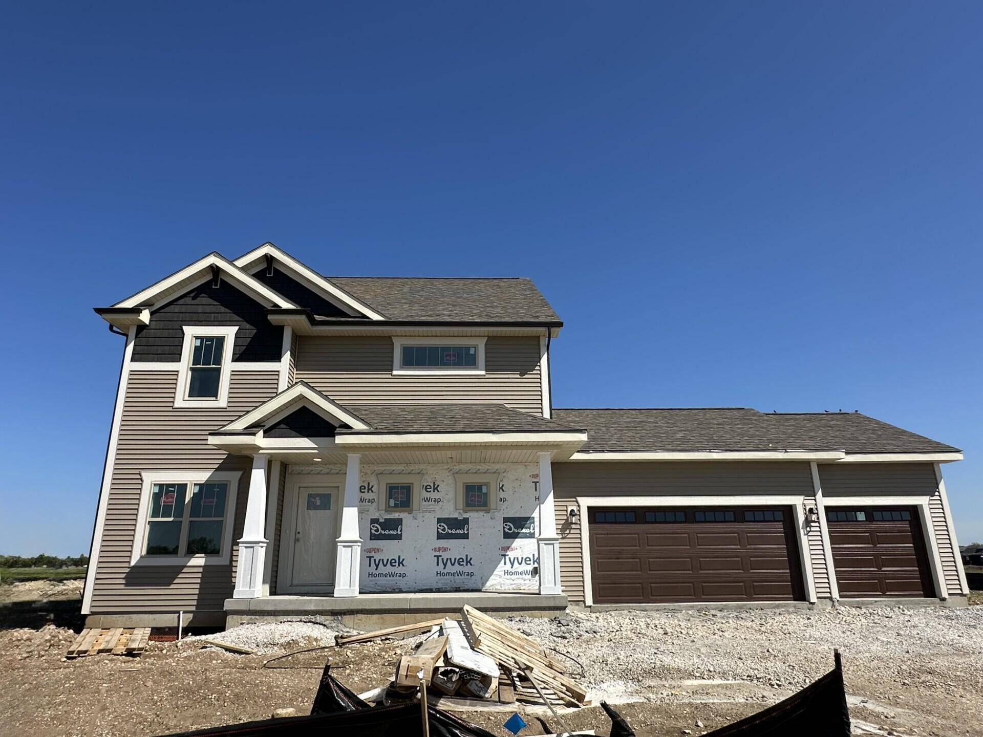 1721 Hammock Ln, Oconomowoc, WI 53066