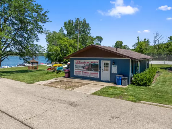 Geneva, WI 53147,93 Red Chimney Rd Unit 05