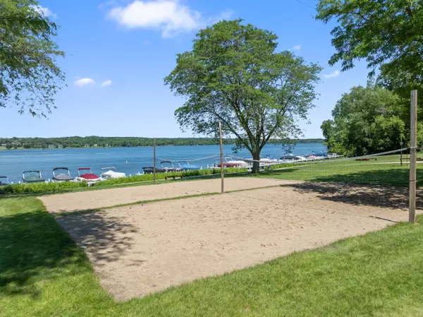 Geneva, WI 53147,93 Red Chimney Rd Unit 05