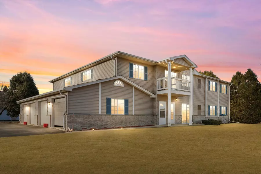1635 Summerset Dr Unit 4, Mount Pleasant, WI 53406