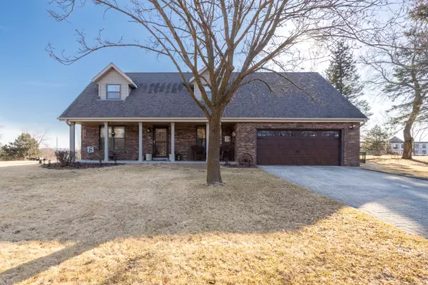 2101 S 18th Ave, West Bend, WI 53095