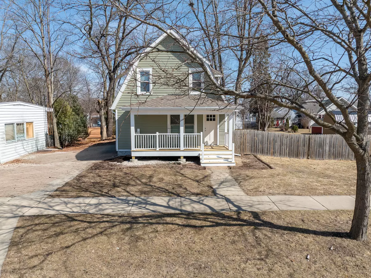 Elkhorn, WI 53121,307 N Wisconsin Dr