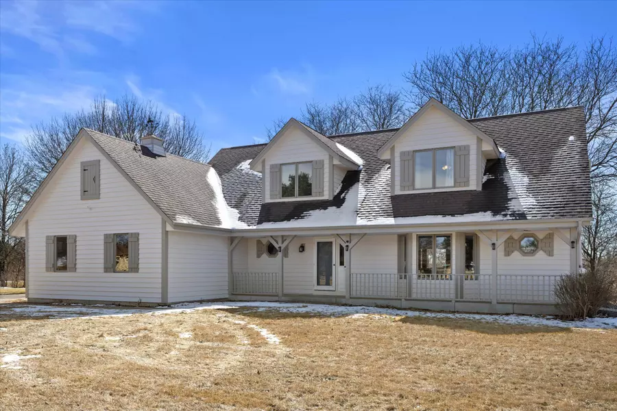 W244N7723 Ridgefield Ct, Lisbon, WI 53089