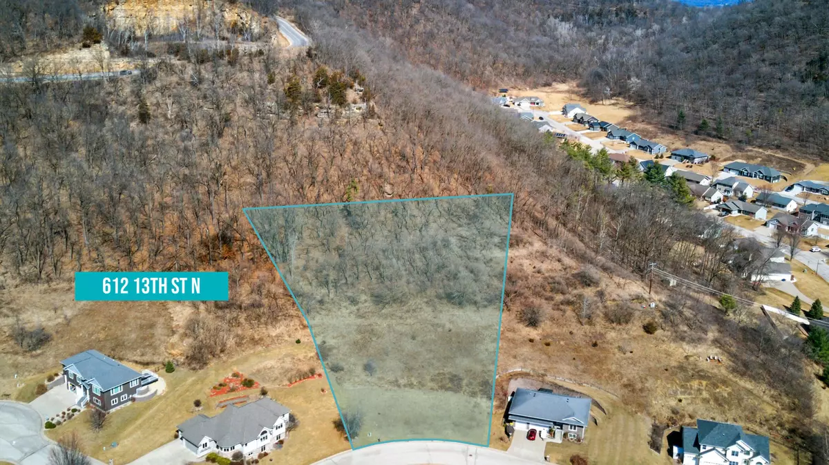 La Crescent, MN 55947,612 13th St N