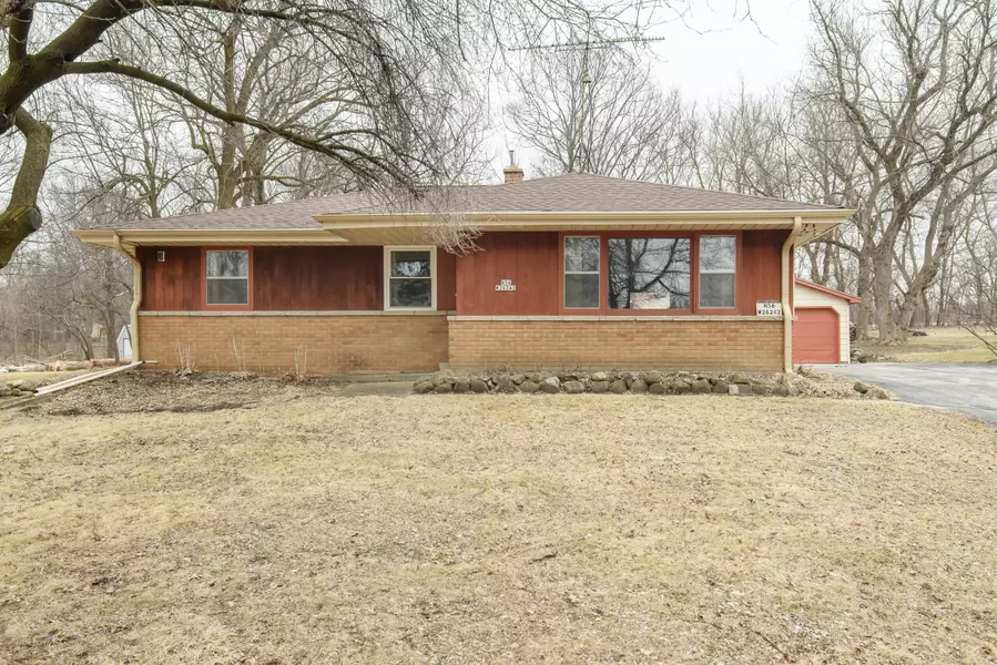 N56W26242 Richmond Rd, Lisbon, WI 53089