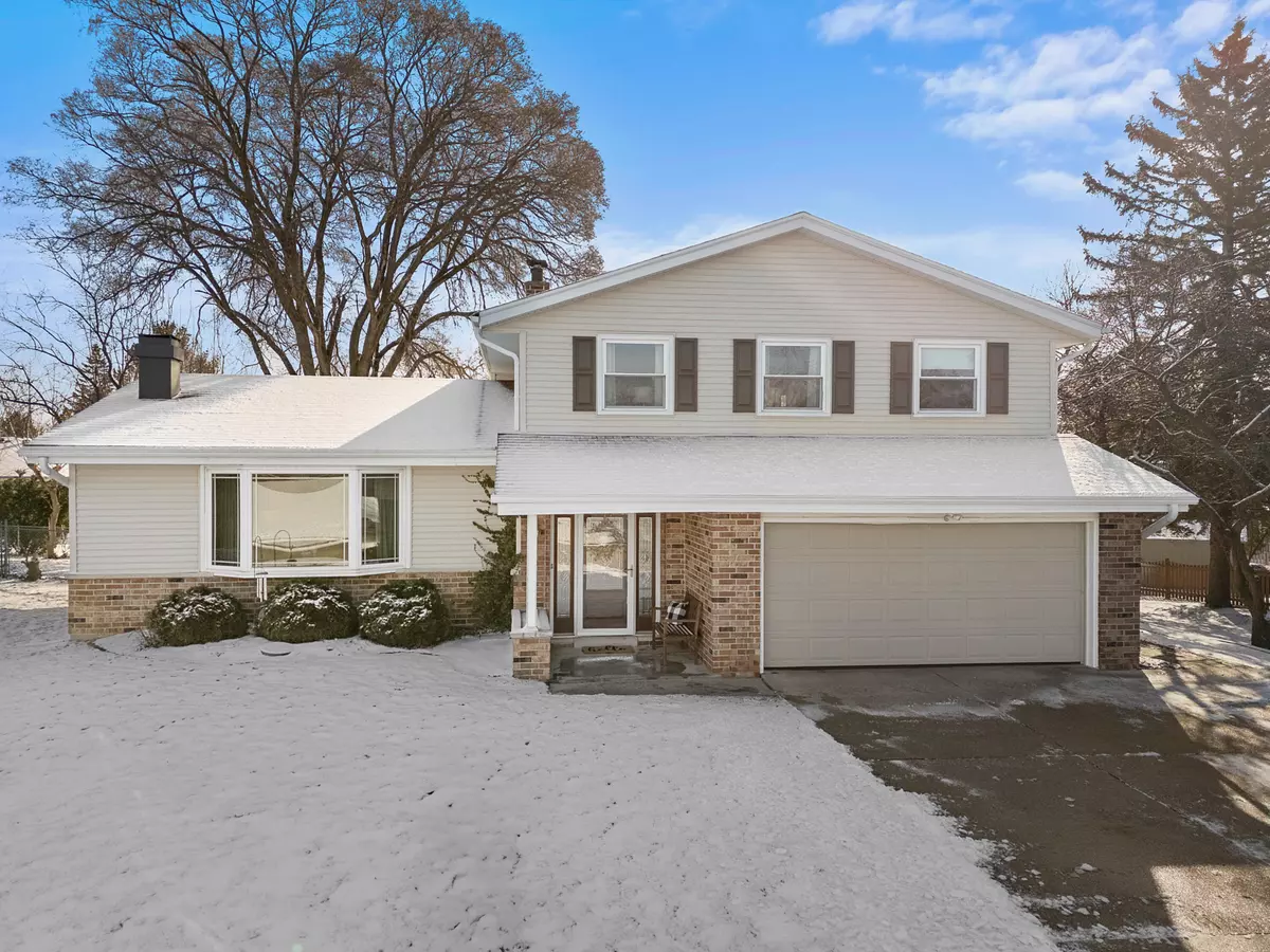 Cedarburg, WI 53012,W69N528 Juniper Ln