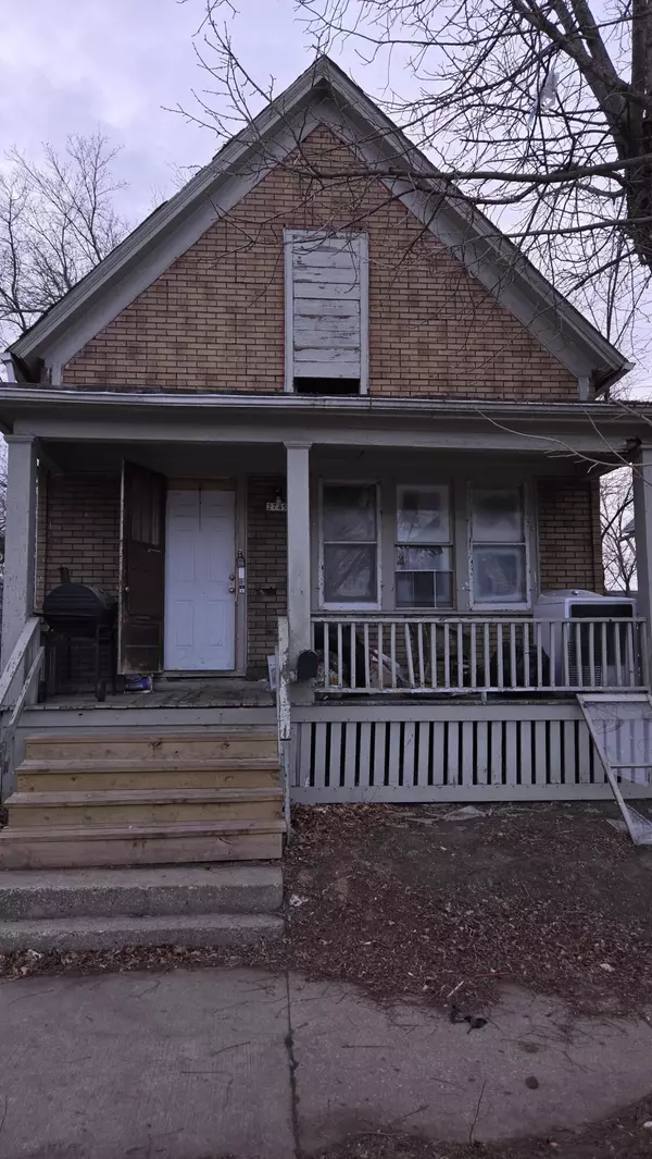 2749 N 9th St, Milwaukee, WI 53206