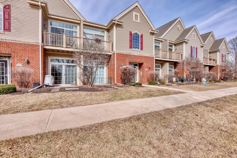 W206N16614 Blackberry Cir Unit 2303, Jackson, WI 53037