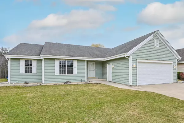 1108 Eastbrook Dr, Burlington, WI 53105