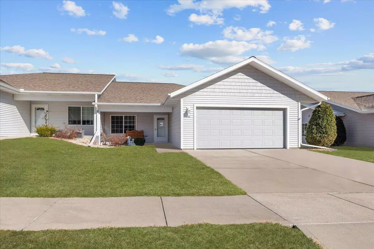 Hartford, WI 53027,446 Simon Dr