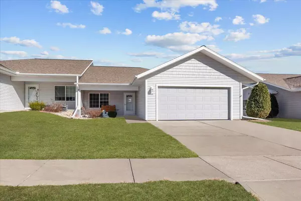 446 Simon Dr, Hartford, WI 53027