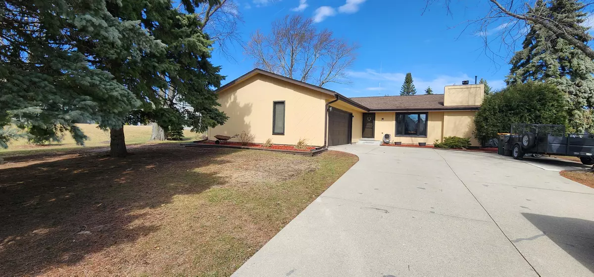 Oak Creek, WI 53154,840 E Oakwood Rd
