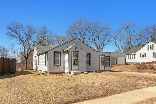 210 9th Ave S, Onalaska, WI 54650