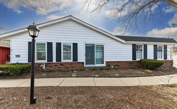 Greenfield, WI 53221,5278 Woodbridge Ln S
