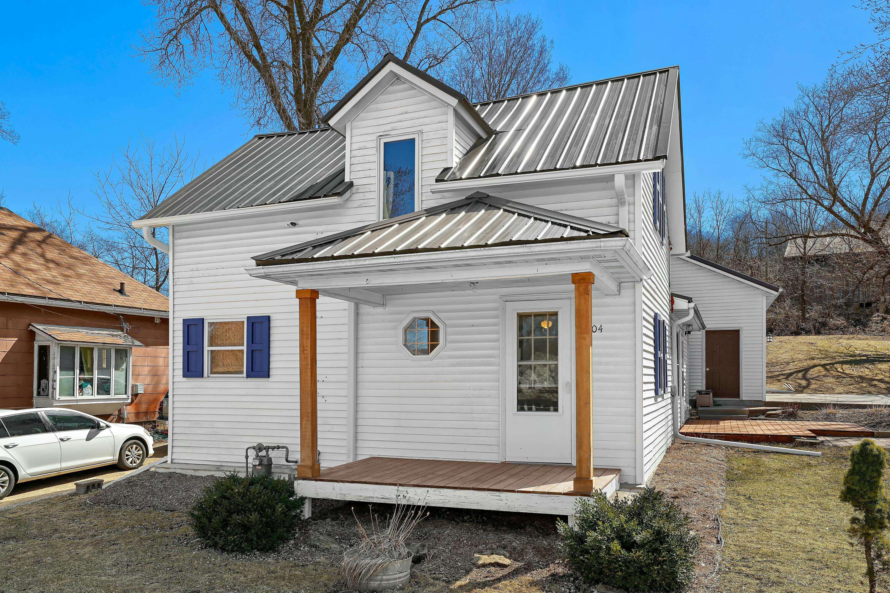 204 S Commercial St, Viola, WI 54664