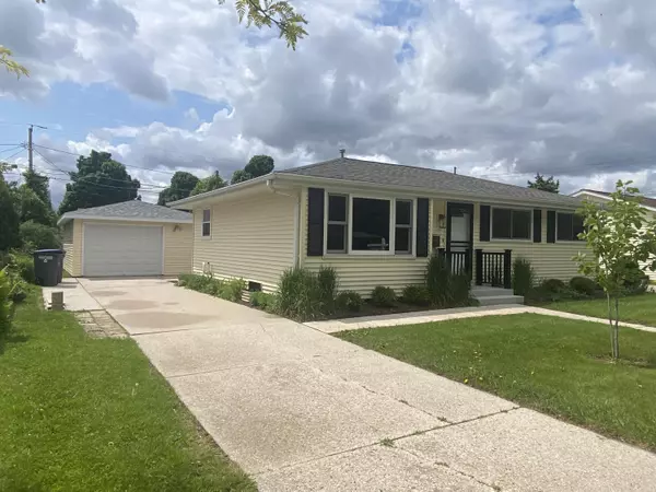 2814 S 20th St, Sheboygan, WI 53081