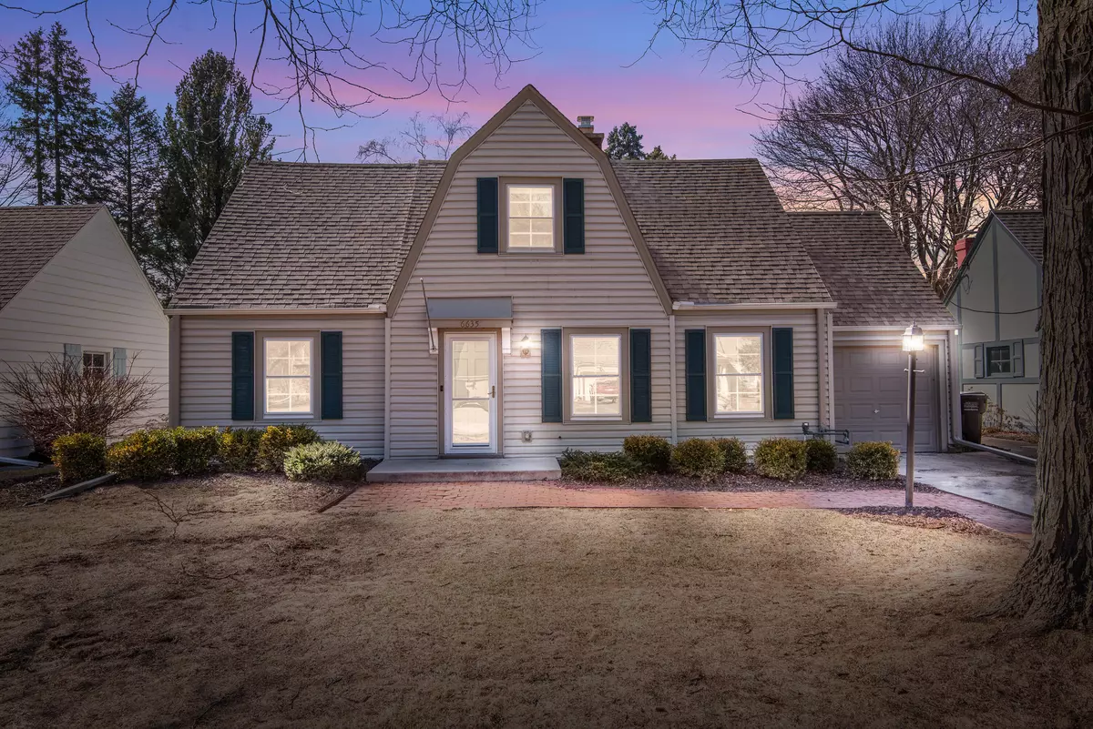 Glendale, WI 53217,6635 N Elm Tree Rd