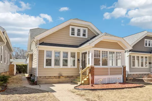 1345 N 55th St, Milwaukee, WI 53208