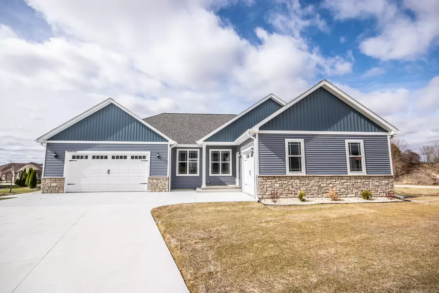 W208N16291 Renee Way, Jackson, WI 53037