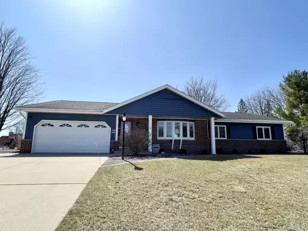 W231N7469 W Stoneridge Ct, Sussex, WI 53089