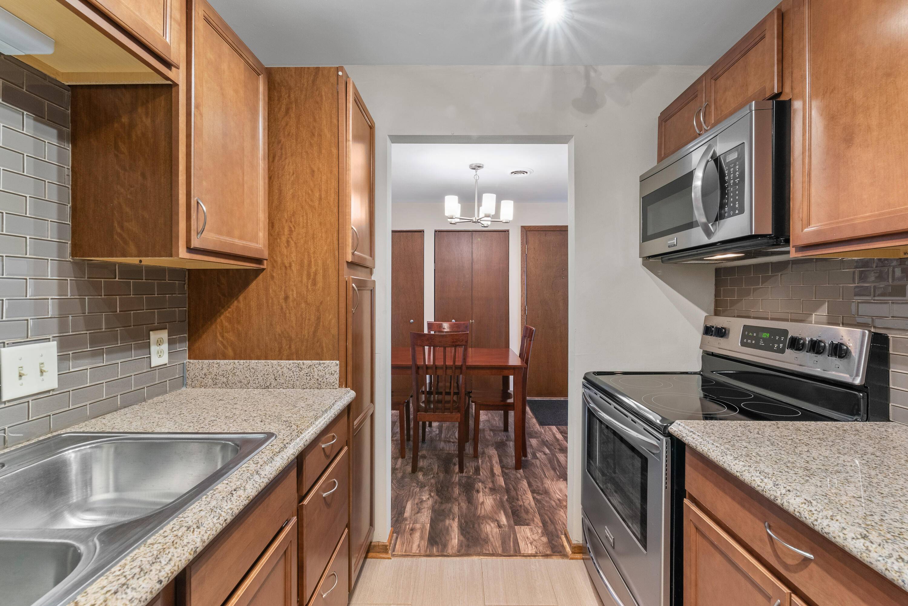 10400 W Whitnall Edge Ct Unit 203, Franklin, WI 53132
