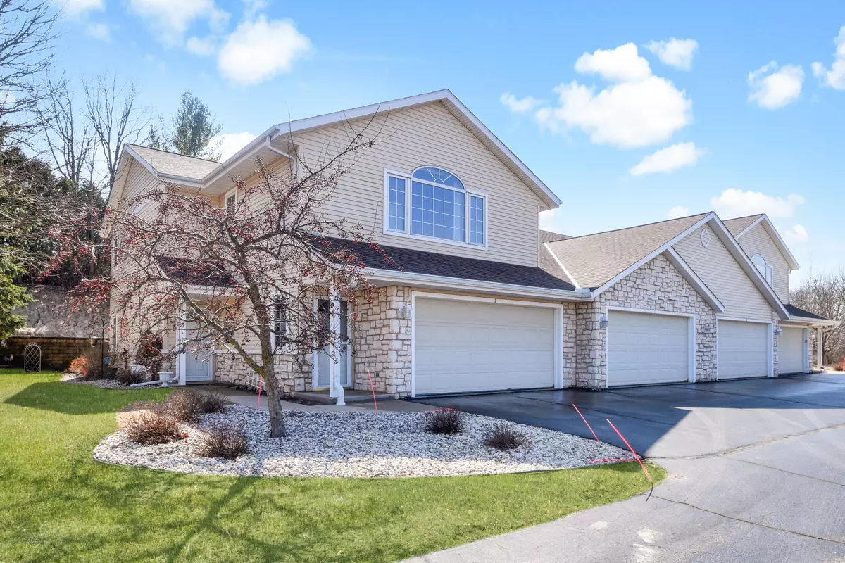 West Bend, WI 53095,2385 Country Creek Cir Unit 2