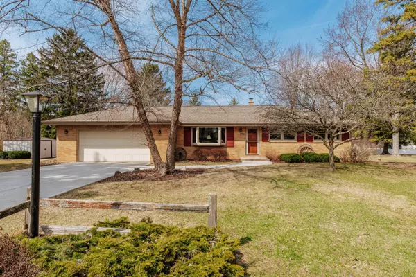 13348 W Nicolet Dr, New Berlin, WI 53151