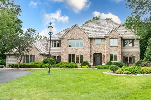 3635 Chesterwood Ct, Brookfield, WI 53005