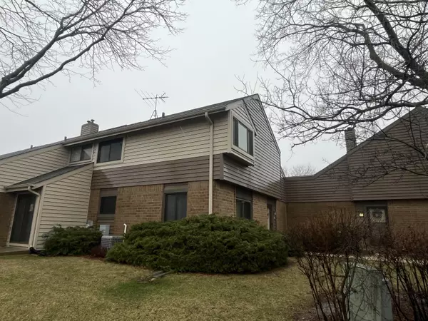 3871 W College Ave, Franklin, WI 53221
