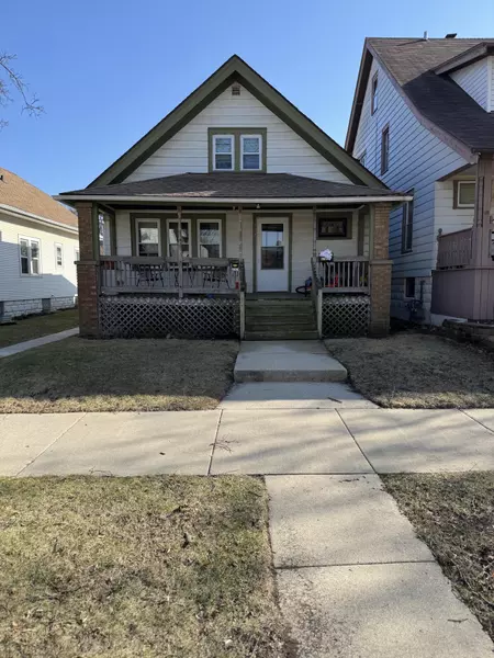 3707 E Van Norman Ave, Cudahy, WI 53110