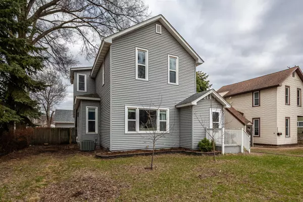 1432 George St, La Crosse, WI 54603