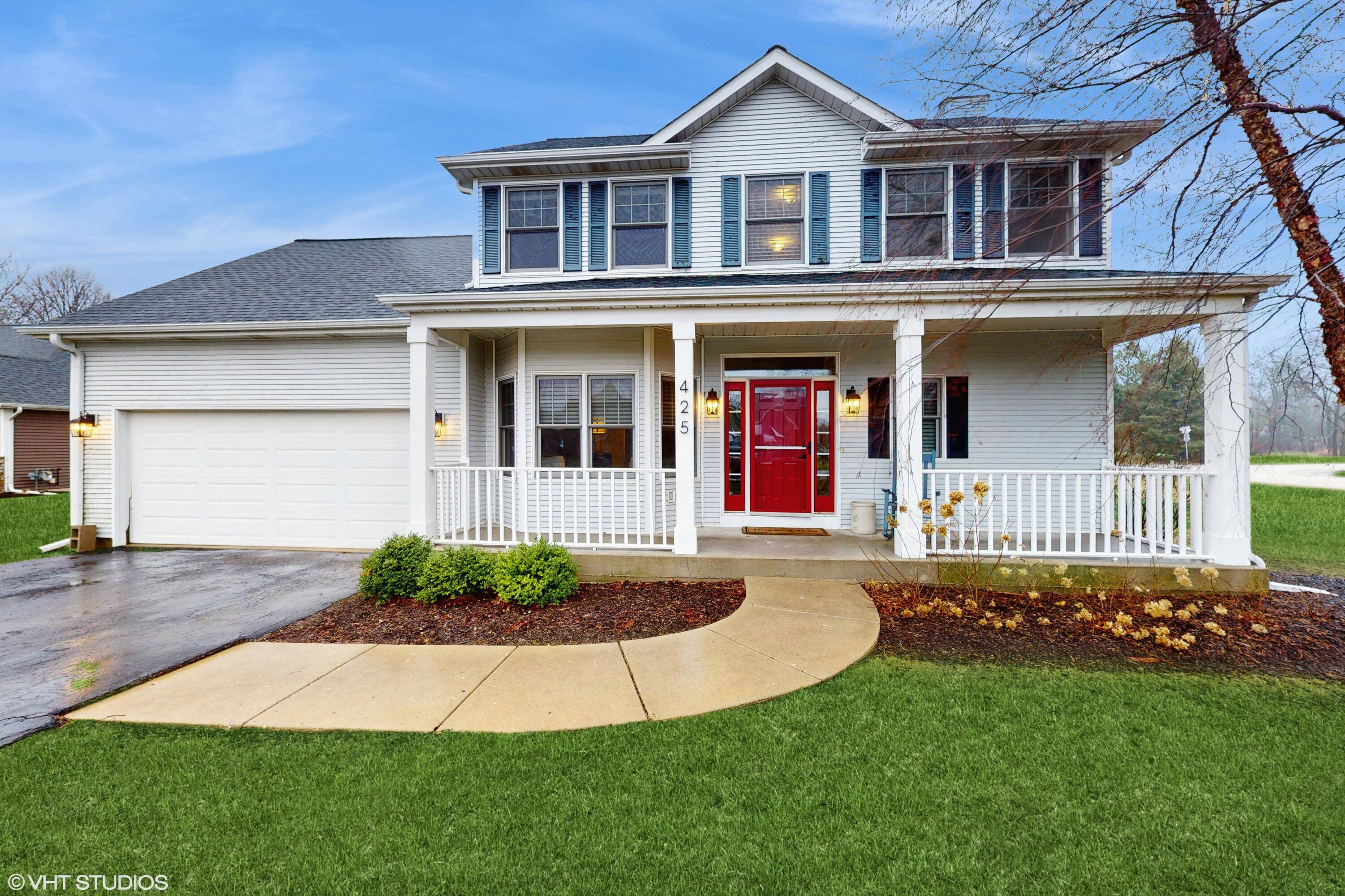 425 Maple Ln, Williams Bay, WI 53191