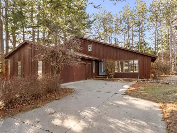 2521 44th St, Two Rivers, WI 54241