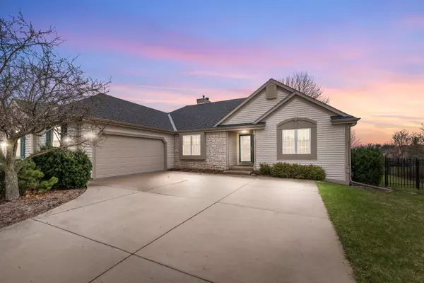 N66W13723 Crestwood Dr, Menomonee Falls, WI 53051