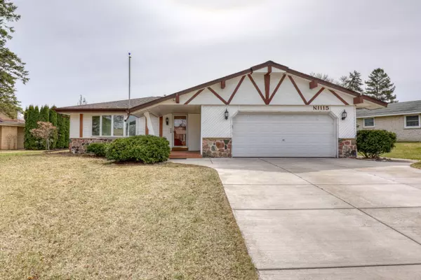 1115 W Wayland Dr, Oak Creek, WI 53154