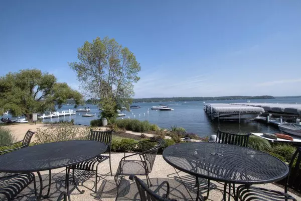Fontana, WI 53125,404 Deerpath - W Unit F