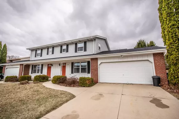 133 Martin Dr Unit 135, Port Washington, WI 53074