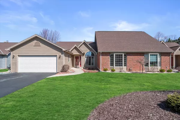N19W26514 Milkweed Ln Unit A, Pewaukee, WI 53072