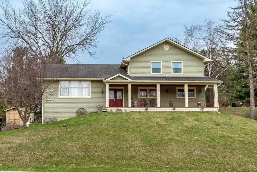 11800 318th Ave, Randall, WI 53181