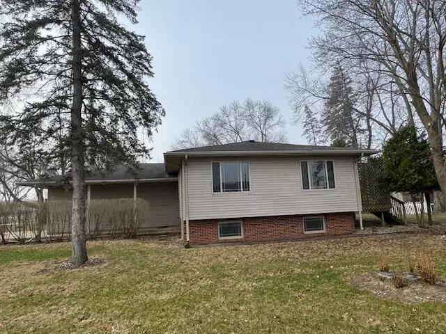 Portage, WI 53901,2406 Woodcrest Dr