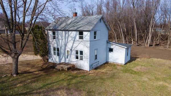 1626 Lakeshore Dr, Campbell, WI 54603