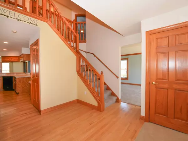 Franklin, WI 53132,8800 W Marshfield Ct