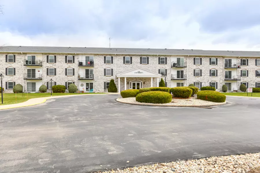 125 N University Dr Unit 326, West Bend, WI 53095