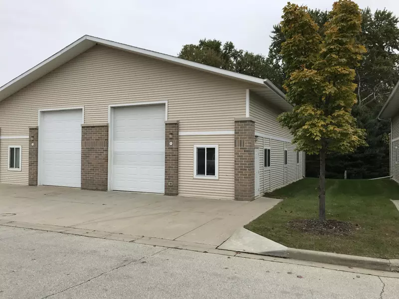 1623 Square Cir Unit 1625, Waukesha, WI 53186