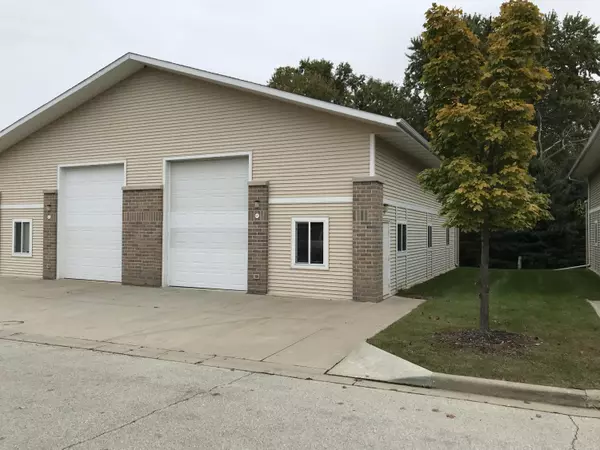 1623 Square Cir Unit 1625, Waukesha, WI 53186