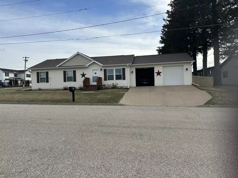 809 Broadway St, Cashton, WI 54619