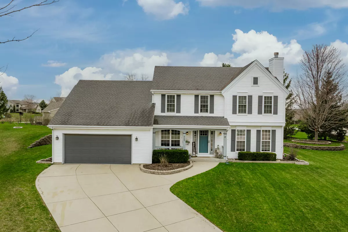 Pewaukee, WI 53072,869 Joshua Ct