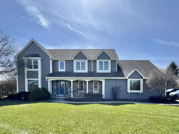 W302N6611 Lillian Dr, Merton, WI 53029